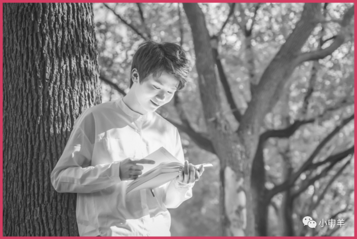 抠人物，在PS中抠出帅气男生在校园树林里看书的场景 -8